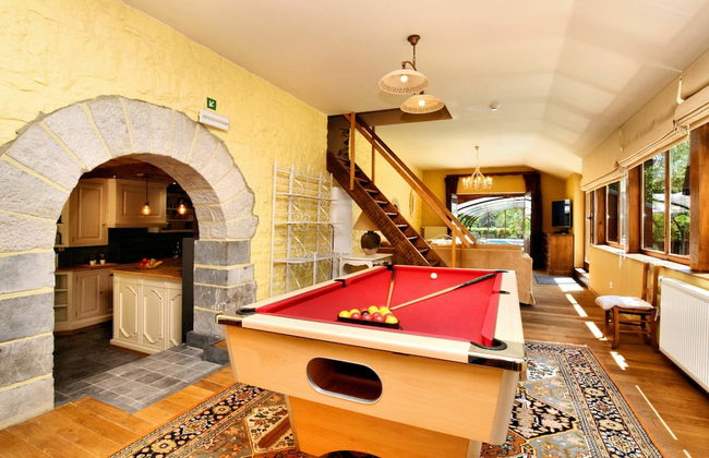 Magnificent Holiday Home in Baronville With Heated Pool & Billiards - Photo 30