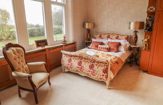 Peak Manor - Photo 4