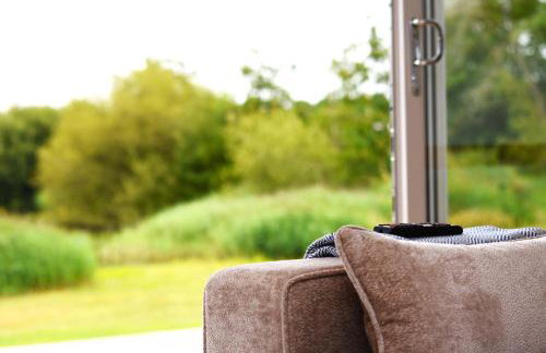 Phoenix Lodge - Luxury 2 ensuite bedrooms, lakeside views - Foto 43