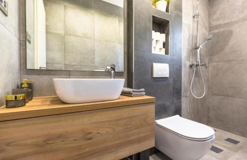 Gorgeous Home In Katuni With Wifi - Foto 43