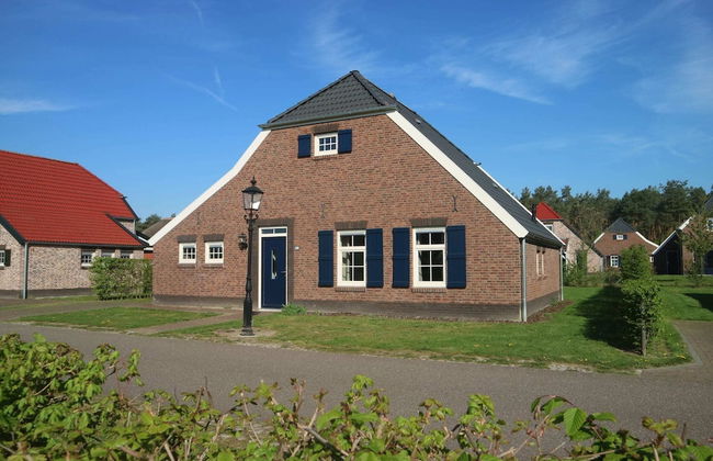 Nice Villa With Sauna and Bubble Bath in Limburg - Photo 1