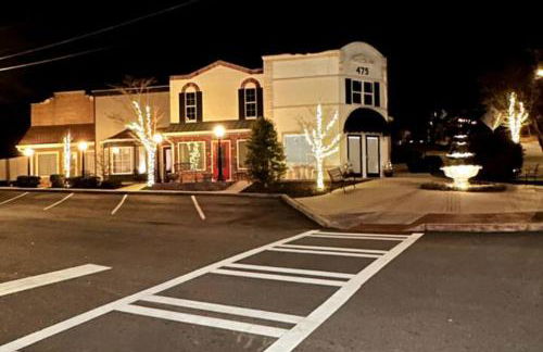 Haven at Hazel~Downtown Bungalow - Foto 17