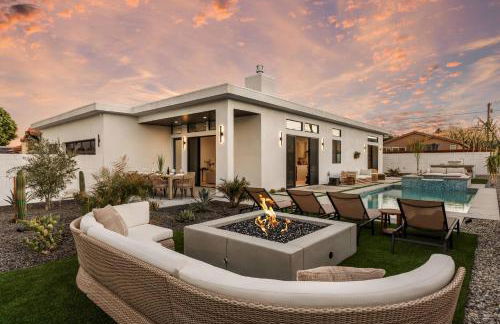 Desert Oasis: Pool, Spa, Golf Sim + EV Charger - Foto 1