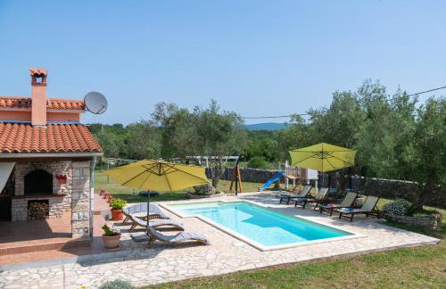 House Natalie, village Rakalj - Photo 1