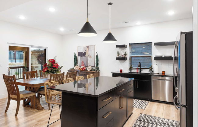 Rocky Shores Retreat - Indoor Pool Open - Photo 39