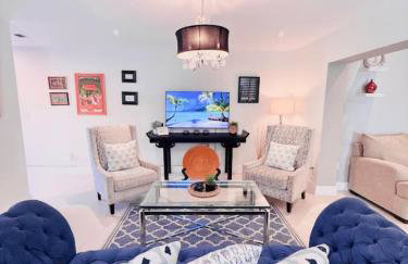 The Miami Grove Oasis - Photo 13
