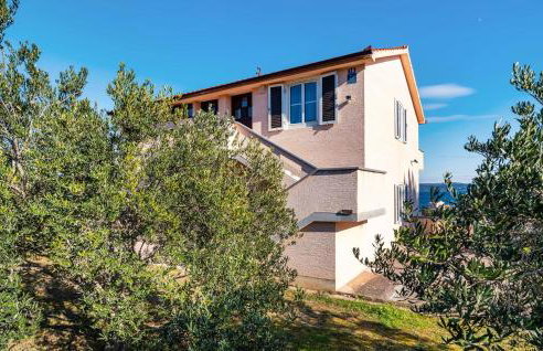 2 Bedroom Amazing Apartment In Nevidane - Foto 12