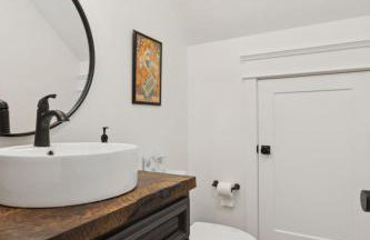 Nash Urban Oasis with Rooftop and Modern Amenities - Foto 25