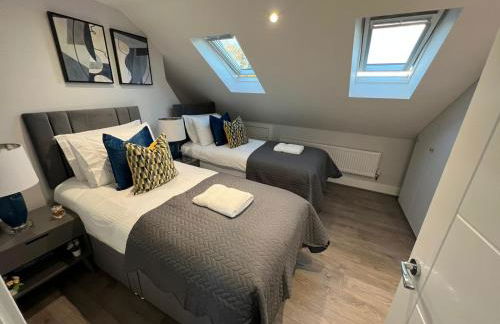 Aisiki Apartments at Stanhope Road, North Finchley, Airconditioned Multiple 2 or 3-Bedroom, Pet Friendly Duplex Flats, King or Twin Beds with Free WiFi - Foto 54