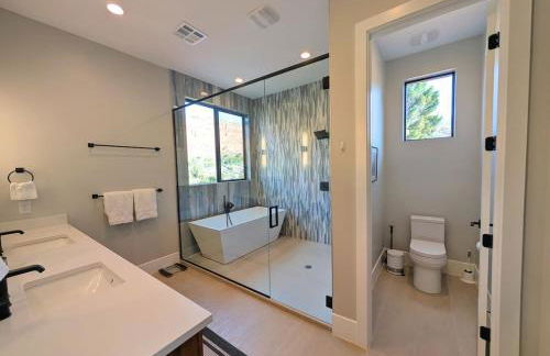 Modern Red Cliff Home with Private Pool - Foto 13