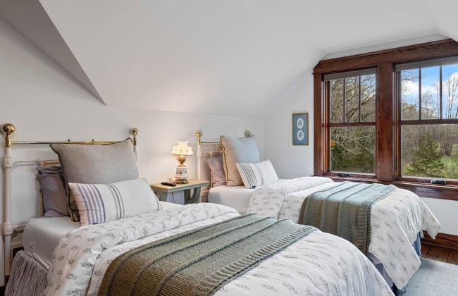 Leipers Retreat Secluded 3 BDR Craftsman Home - Photo 3