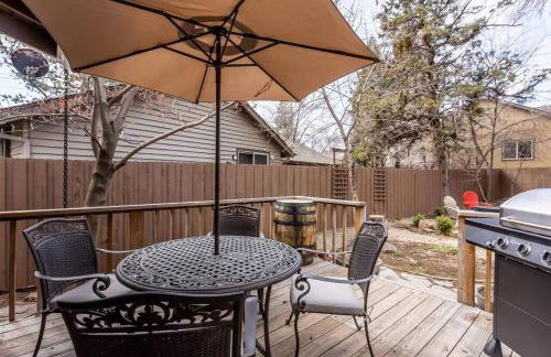 Broken Bow Getaway Pet Friendly Midtown - Photo 16