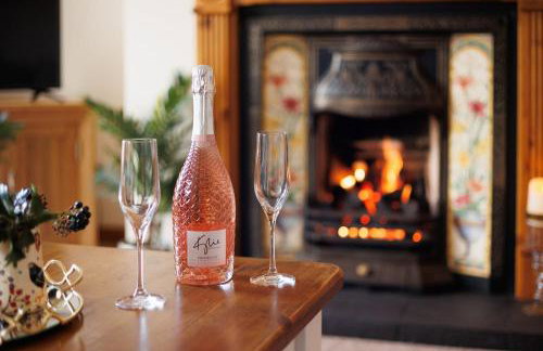 Saintfield Centre - Sleeps 8 - Garage & patio - Foto 22