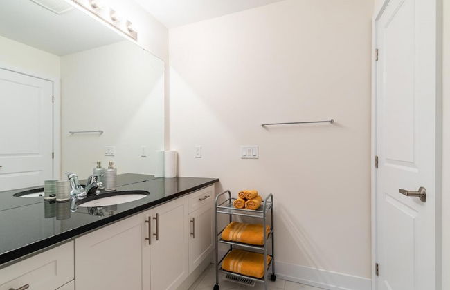 4BR 3BA Townhouse on Lake Ontario Free Parking Gym - Foto 40