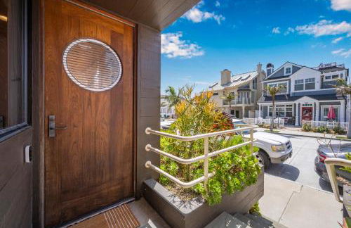 4 bedroom Home in Quiet Neighborhood near Beach - Photo 47