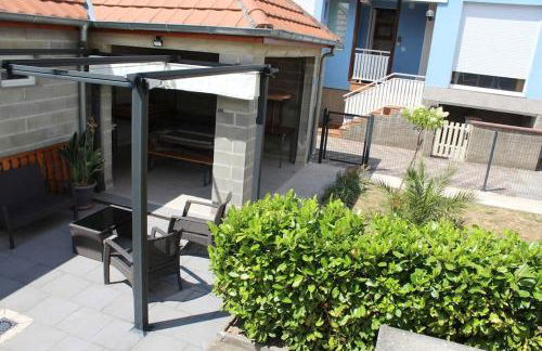 Gîte ''Les Bleuets'' Piscine été 2026 - Foto 4