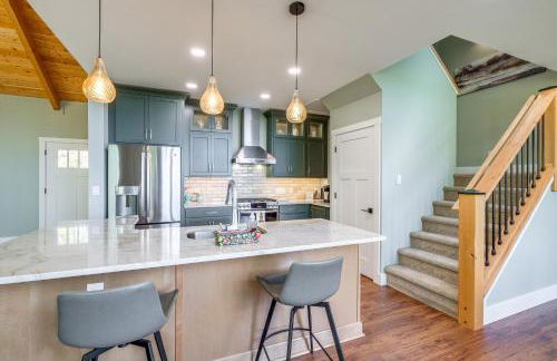 Mtn Views and Spacious Deck! Modern Caldwell Getaway - Foto 7