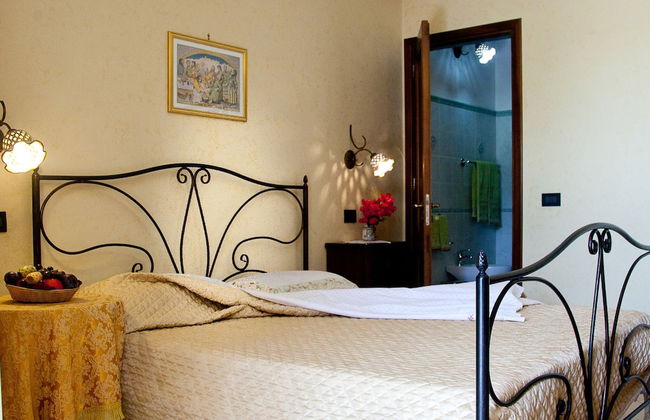 Villa in Alia With Pool & Olive Views - Photo 5