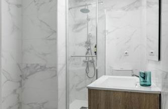 Charming Lucero - Foto 13