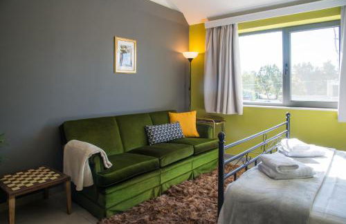 CHROMA Lodge Pikermi - Photo 68