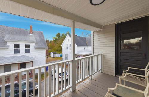 Cozy & Warm 2nd Flr Mid Term Rental - Photo 20