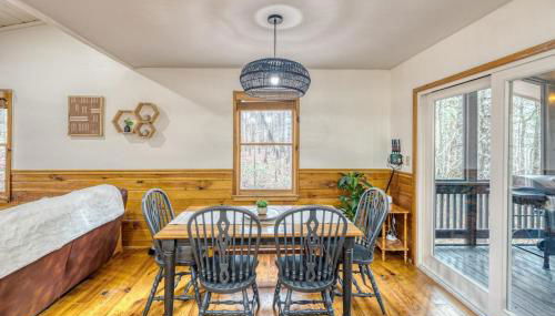 Cozy Cabin With Hot Tub, Grill, Fire Pit & Game Room - Foto 3