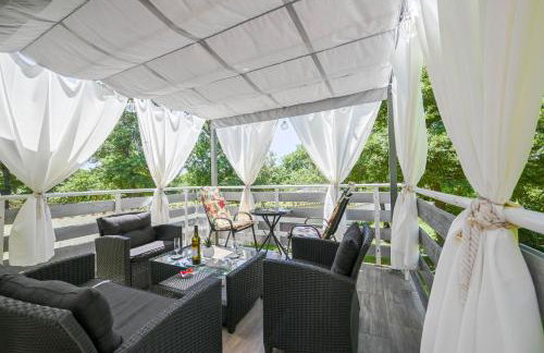 Helena Garden House - Photo 2