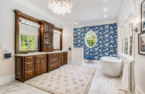 Luxury Mountain Mansion, 7BR, 8 king beds, 10000sf, Views, Pool, Sport Court, Gym, Sauna, Petting Zoo - Foto 54