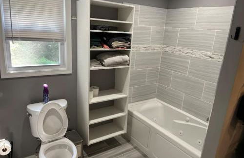 Stylish and Modern Large Bedroom - Foto 7