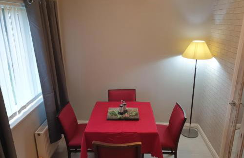 Spacious, Stylish Two-Bedroom Maisonette, Modern Amenities, Elegant Interiors - Foto 16