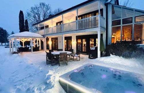 The Manor-Stunning Modern Farmhouse with Hot Tub - Foto 49