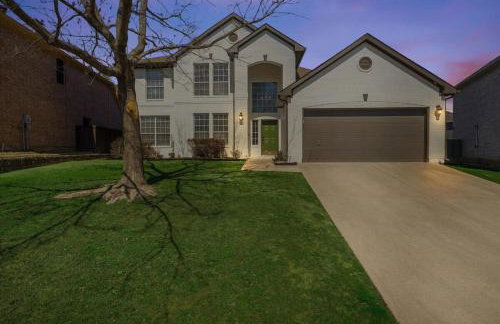 Pearl White Dream Home With Private Pool & Theatre - Foto 49