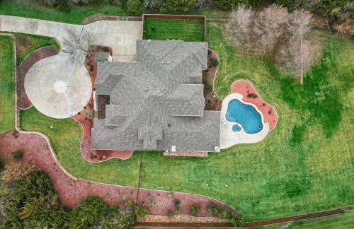 Lakefront Mansion with Pool and Cinema - Foto 51