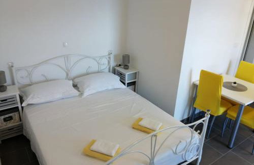 Apartmani Skalinada - Photo 24