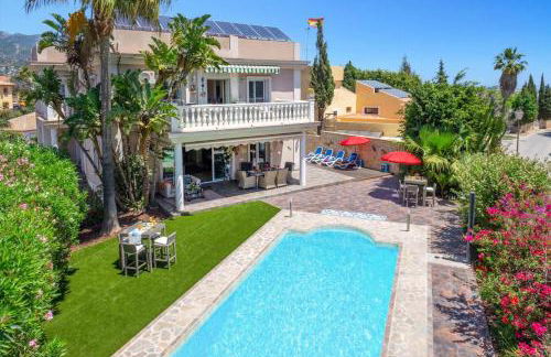 Villa Paraisos Sol by Villa Plus - Photo 15