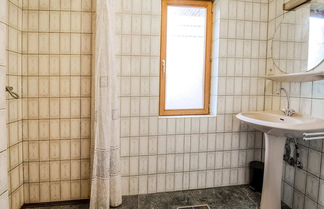 Quiet Valley View Retreat - Photo 21