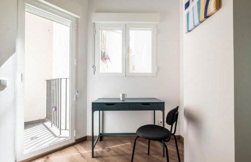 Well Lit and Creatively Designed Apartment - Photo 17