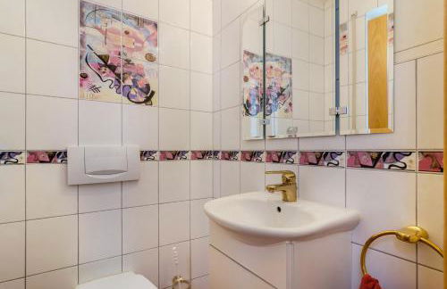 Schwarzwalduhren Nescht Triberg - Foto 23