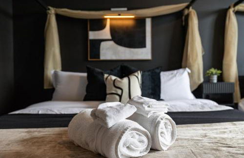 2BR 2BA, King bd, Gym, Free Parking, 8min to Train - Foto 42