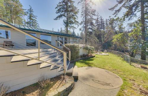 Waterfront Washington Getaway with Hot Tub and Deck! - Foto 21