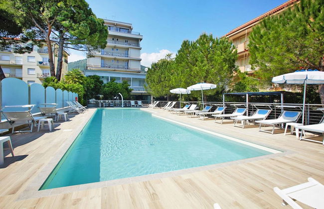 Apartment in Pietra Ligure With Garden - Foto 1