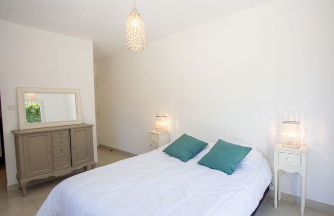 4 bedroom House in Bormes-les-Mimosas with private pool and garden - Photo 16