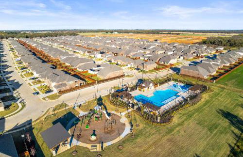 Luxurious 4-Bed Home with Pool Table & Nearby Pool - Foto 44