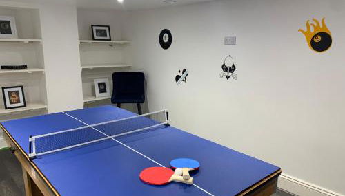 4 bedroom home with Garden, Game room, Parking- Esho Stays - Foto 4, Game Room