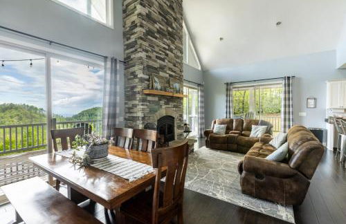 Mountain Top Escape w Hot Tub, Fireplace and Views - Foto 35