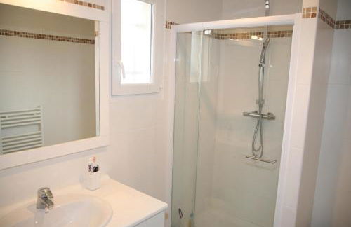 Golf de Pont Royal Villa les Micocouliers climatisée 4 chambres Piscine chauffée Parking - Foto 13