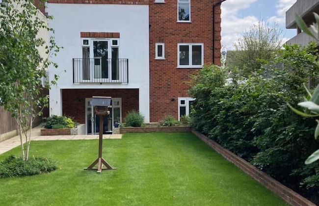 Hybrid Resi - New Malden - Foto 1