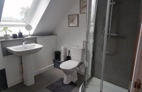 Rest At Last - Highland Apartment with Private hot tub - Photo 13