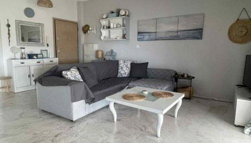 J&J Seaview Apartment - Photo 3