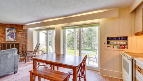 Ski-InandSki-Out Bromley Mtn Condo Wood Fireplace! - Foto 2